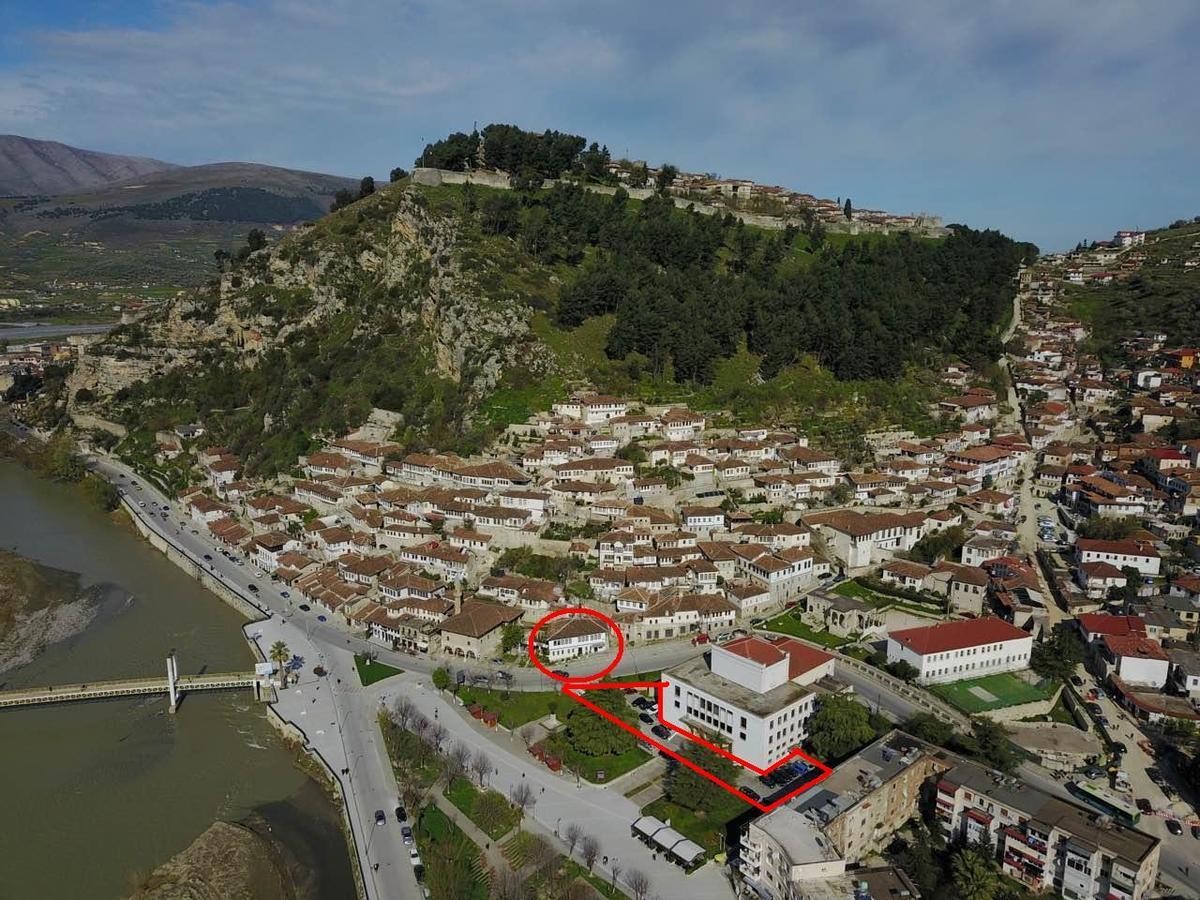 Hotel Omer Berat Exterior foto